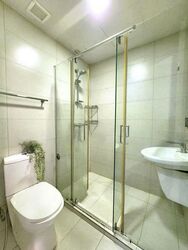 1 Canberra (D27), Condominium #581418741